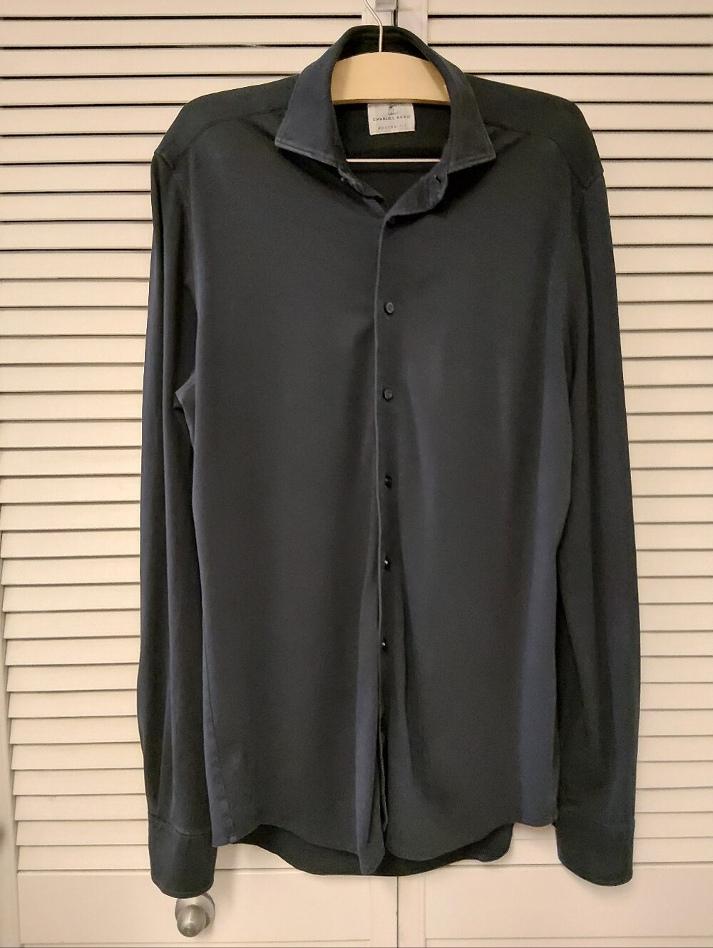 Men's Long-Sleeve Dress Shirt in Dark Navy- Modern Fit